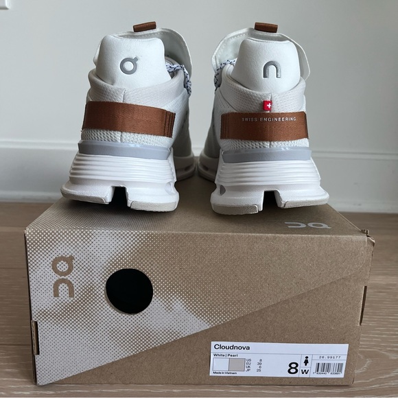 ON Running Couldnova Women Shoes Size 8 White Pearl - Picture 9 of 12